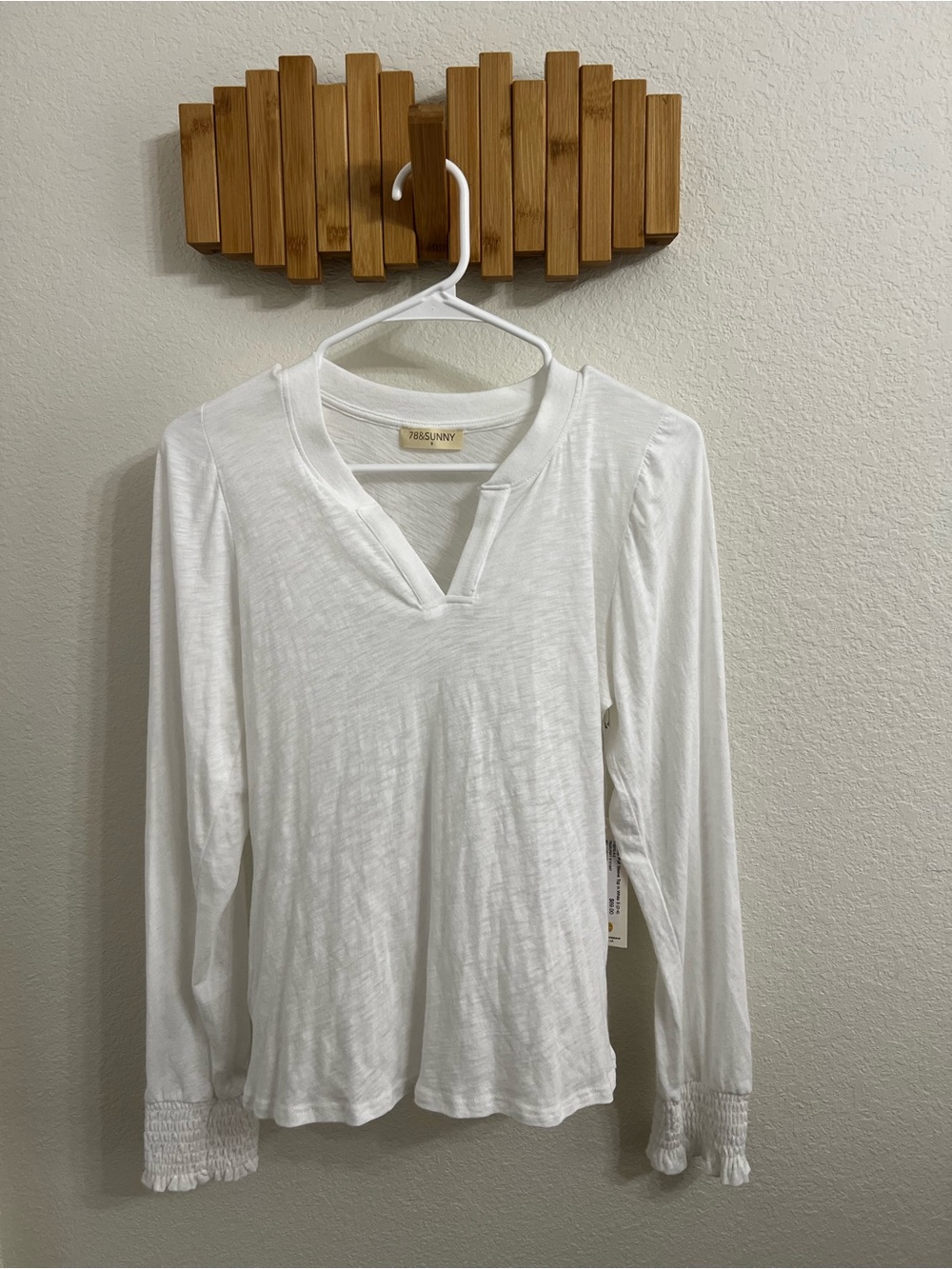 78&Sunny White Long-Sleeve Notch-Neck Top with Shirred Cuffs